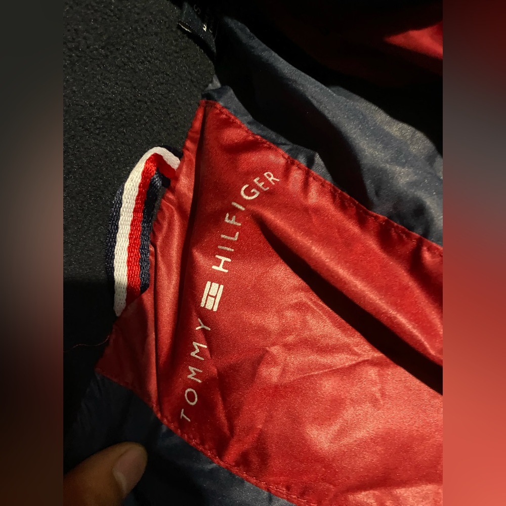 Tommy Hilfiger - Picture 4 of 8